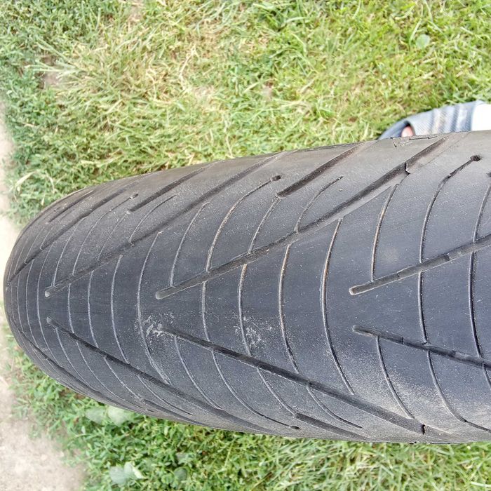 Oddam opony motocyklowe PIRELLI I MICHELIN
