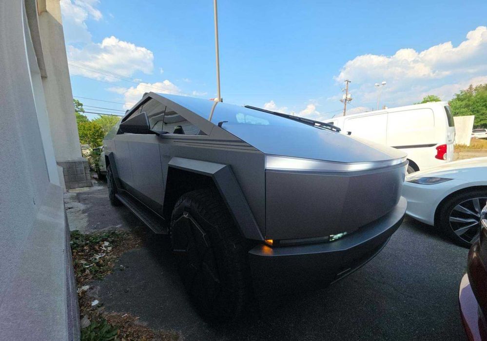 Tesla Cybertruck Cyberbeast 2024 з ПДВ