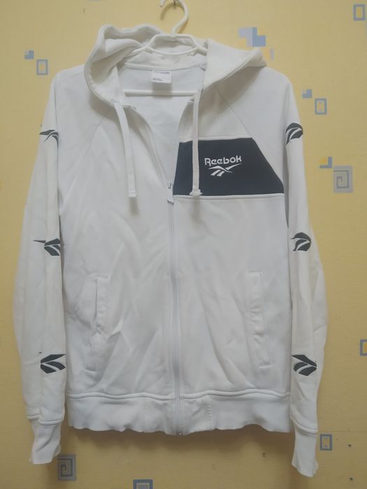 Кофта, худи с капюшоном на молнии