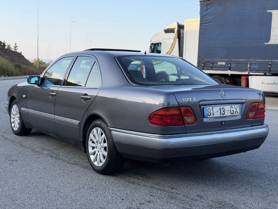 Mercedes-Benz E 300 D