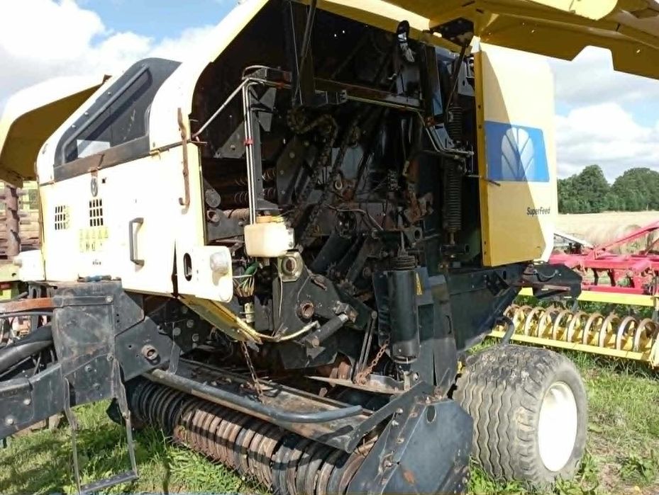new holland  br 7060