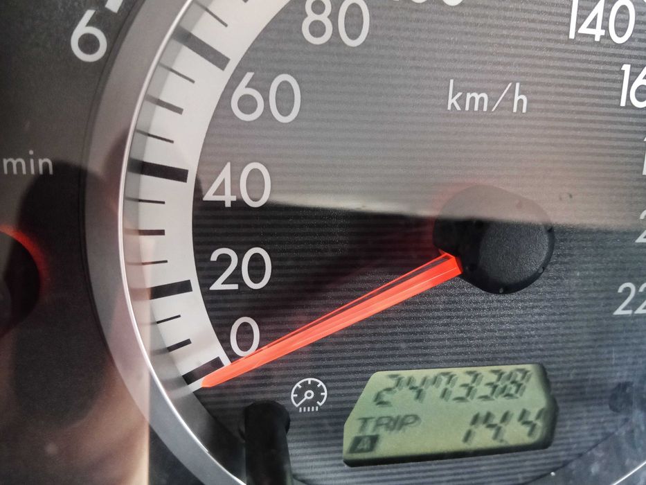 Mazda 5 samochód osobowy