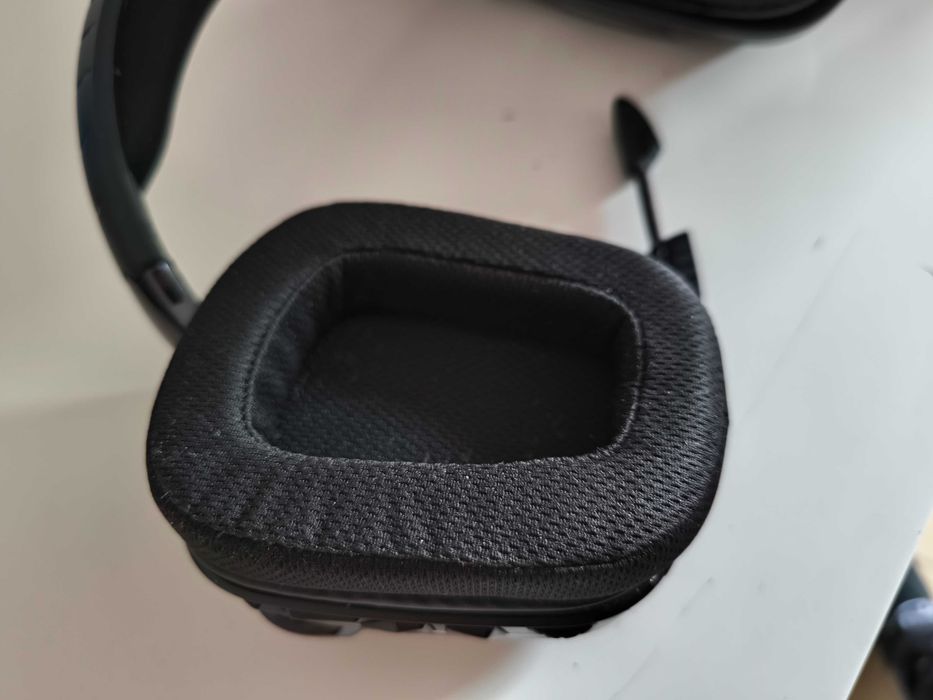 Fones De Ouvidos Headset Logitech G933 7.1 Wireless RGB