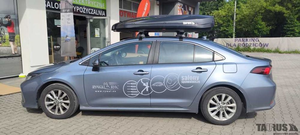 Box dachowy Taurus Strike 440 czarny połysk Wysyłka GRATIS