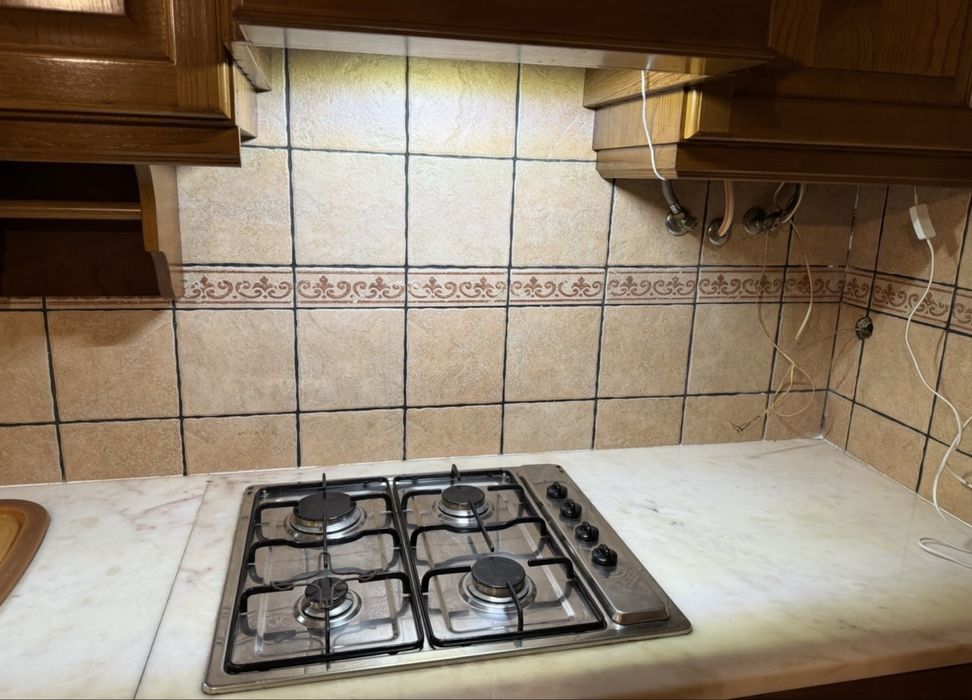 Cozinha completa em madeira maciça + eletrodomésticos