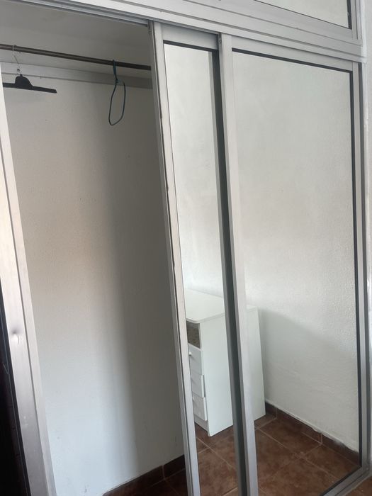 Quarto para arrendar na Baixa da Banheira