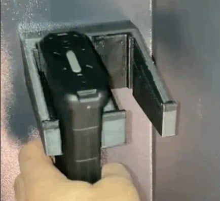 Uchwyt magnetyczny na magazynki AR-15