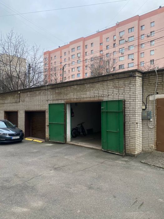 Продам цегляний гараж