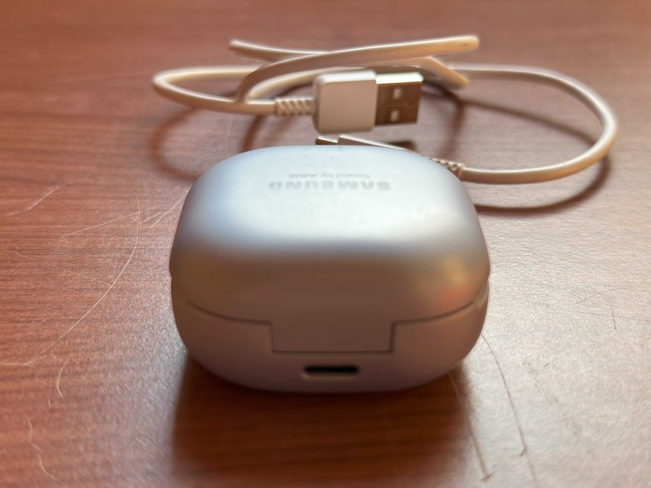 Продам оригінальні навушники Samsung. Модель: SM-R190.