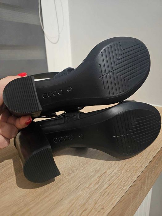 Sandały na obcasie Ecco Shape czarne r. 41