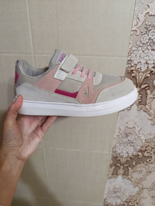 Кросівки для дівчинки