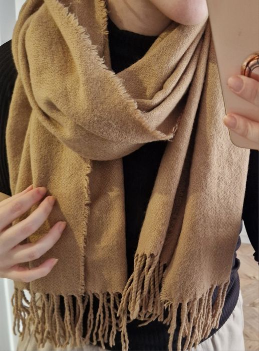 Szalik beżowy ciepły