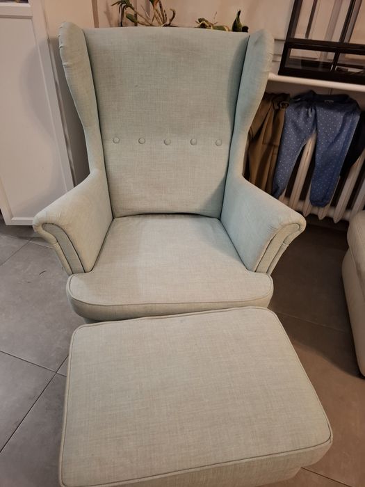 Fotel uszak ikea z podnóżkiem