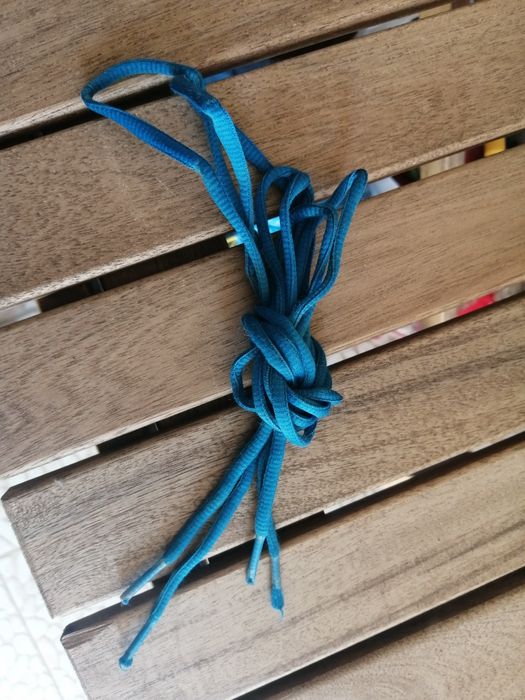 Atacadores azuis para ténis