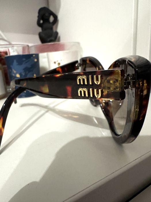 Okulary przeciwsloneczne miu miu