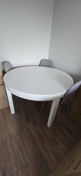 Stół okrągły biały BJURSTA Ikea