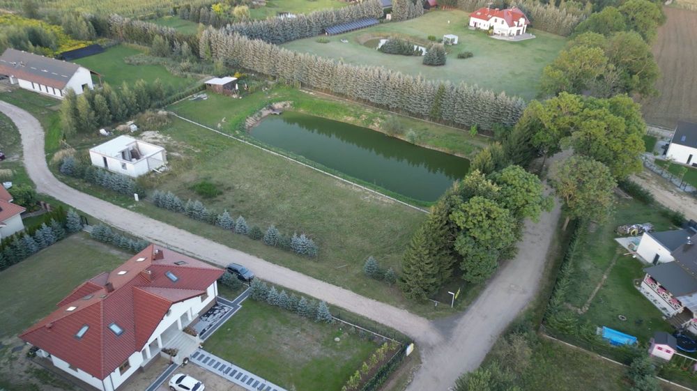 Urokliwa Działka Narożna - 1589 m² - Widok 3