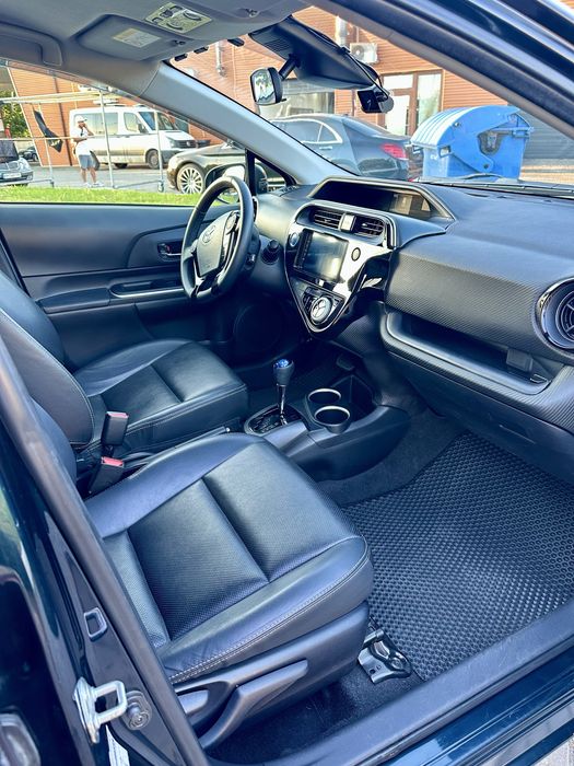 Продам Toyota Aqua