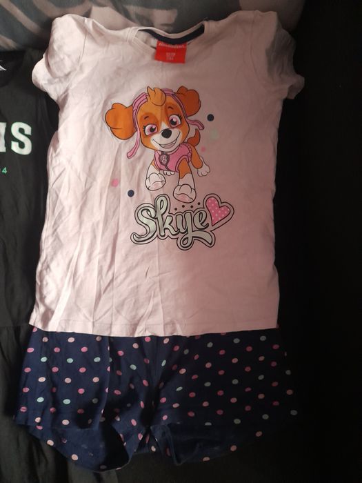 Paka ubranek  122/128