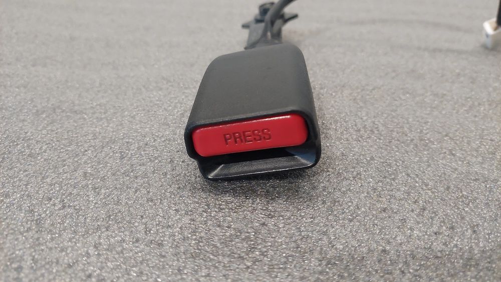 Encaixe de cinto frente direito MAZDA 6 Sedan (GH)