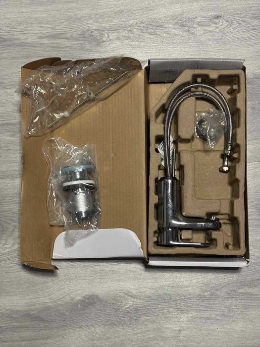 2 Nowe baterie umywalkowe Hansgrohe Vernis Blend 70+zestawy odpływowe