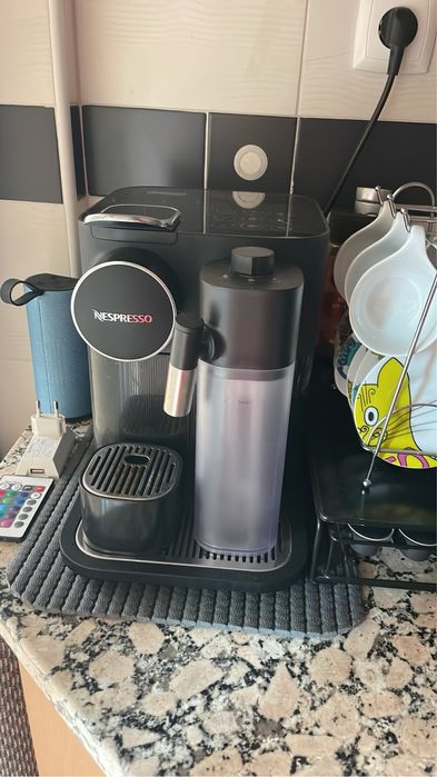 Maquina de cafe nespresso - Gran latissima