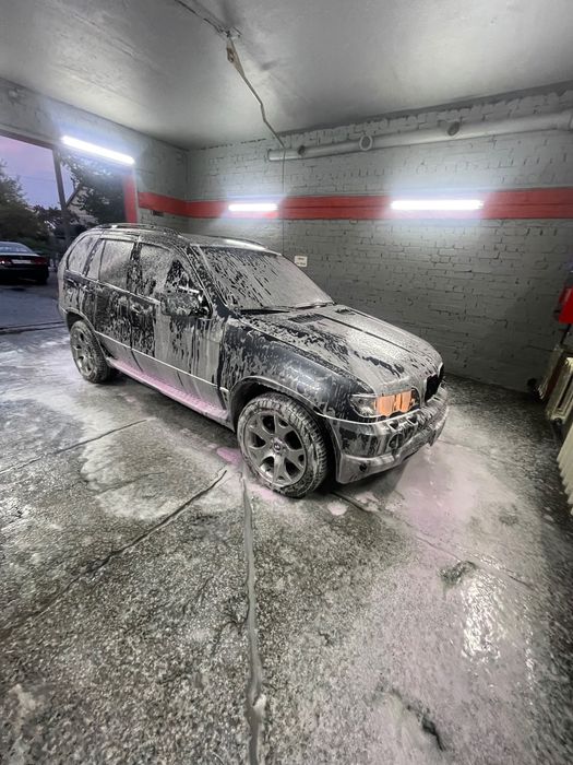 Продам BMW x5 E53