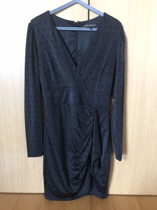 Vestido Guess preto justo