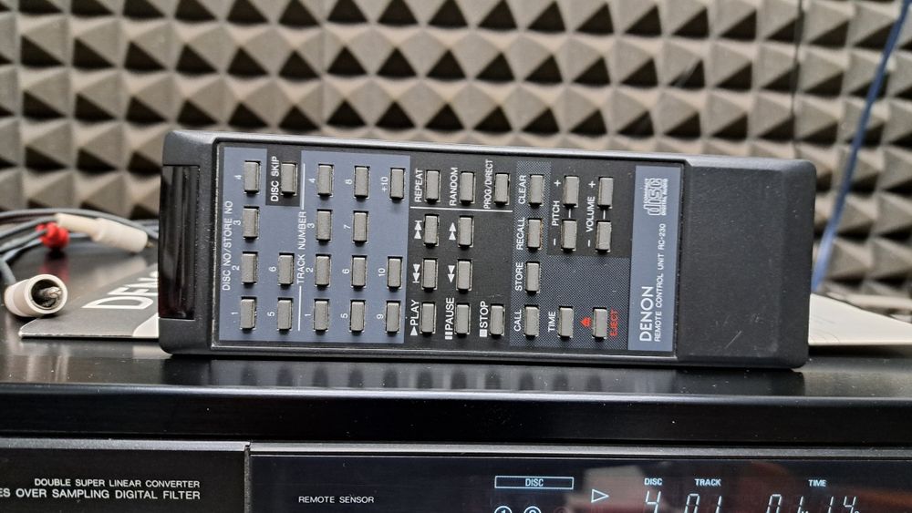 Zmieniacz cd Denon DCM-450 z  pilotem  po 1.włascicielu