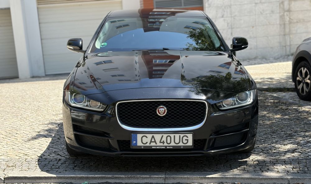 Jaguar XE 2.0 Diesel Automático | 163 cv | Apenas 115.000 km