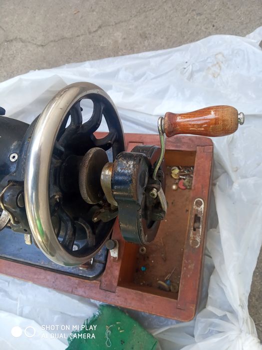 Швейная машинка ручная