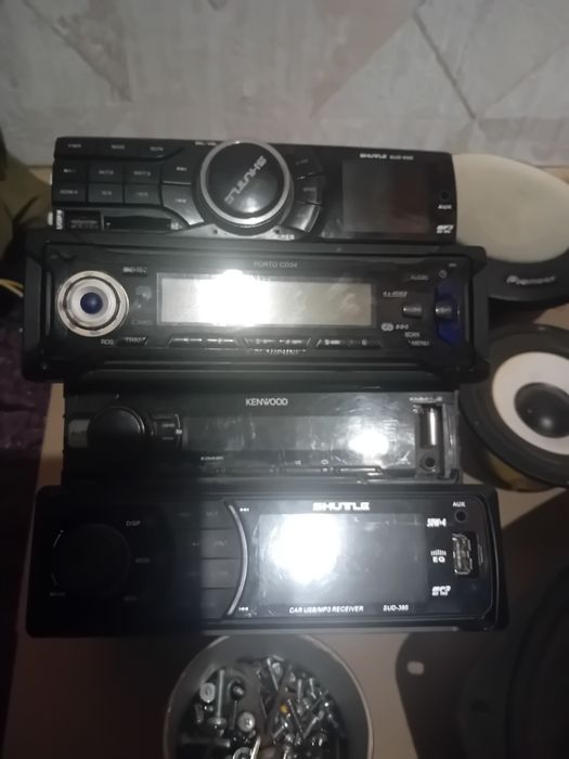 Продам динаміки і магнітолу