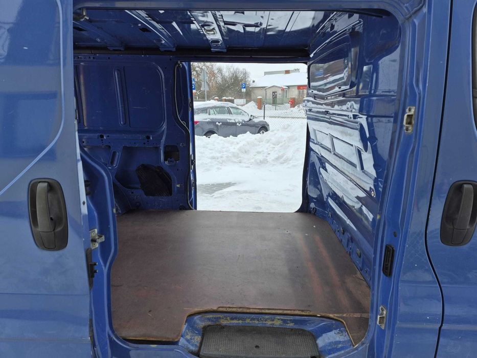 Renault Trafic L2H1 2,0 DCI 2009 rok hak opłacony 3 osobowy