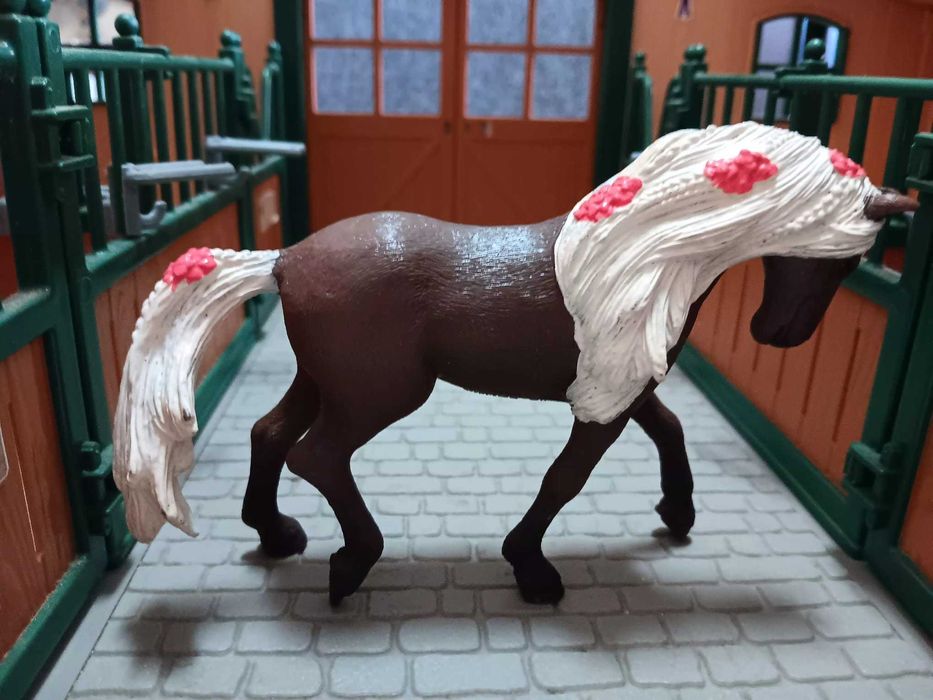 Schleich, brinquedos