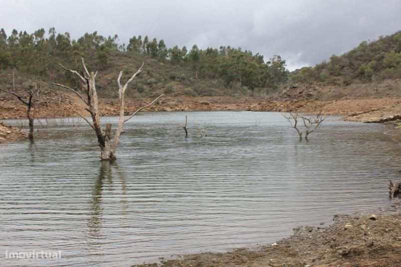 Lote de Terreno com 4500 m2 junto ao Alqueva