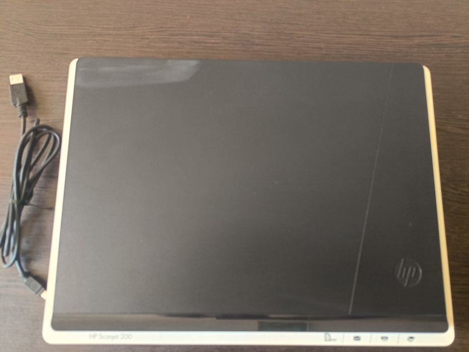 Сканер планшетный HP Scanjet 200