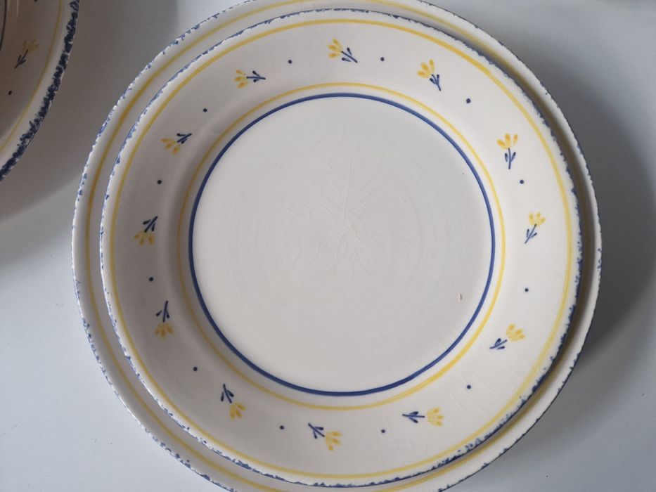 Serviço de jantar pintado à mão