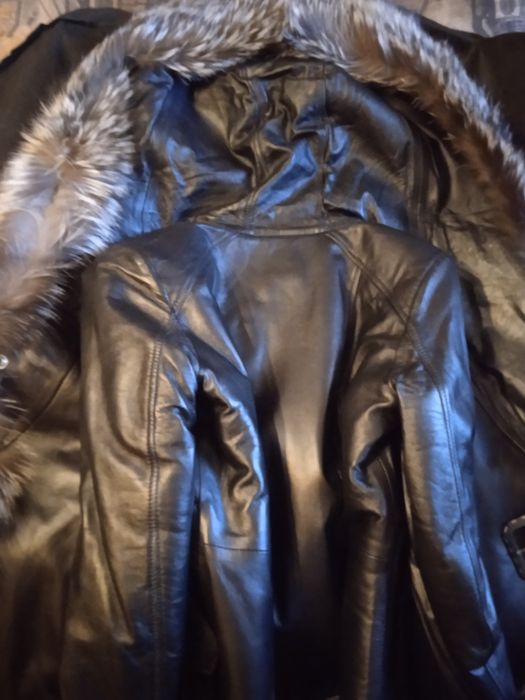 Кожаная курточка с мехом чернобурки