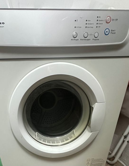Máquina de secar roupa de exaustão