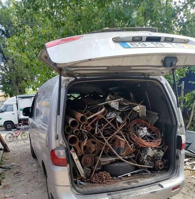 Serviços limpezas recolhas e mudanças