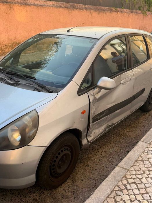 Honda Jazz  2001- Venda completa para reparação/peças
