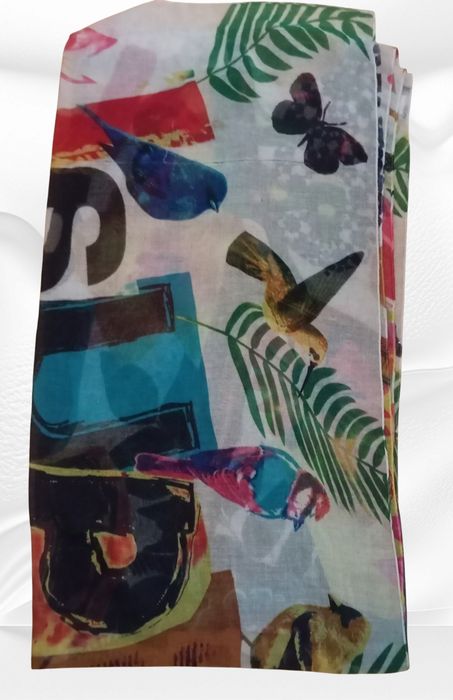 Szale marki Desigual