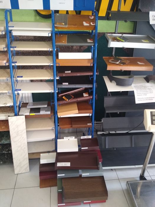 Parapet zewn. bl. do okien