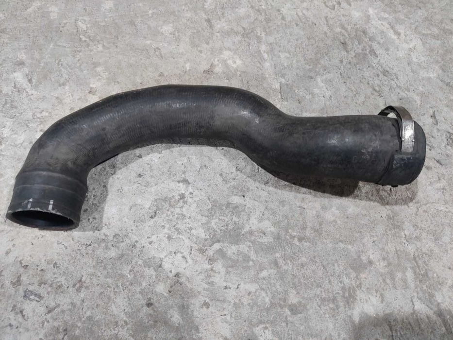 Патрубок интеркулера Opel Zafira b astra 05-10 1.9 cdti 55557038