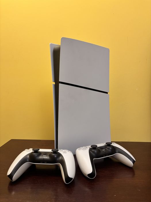 Sony PlayStation 5 Digital Edition 825 ГБ, 2 джойстики DualSense