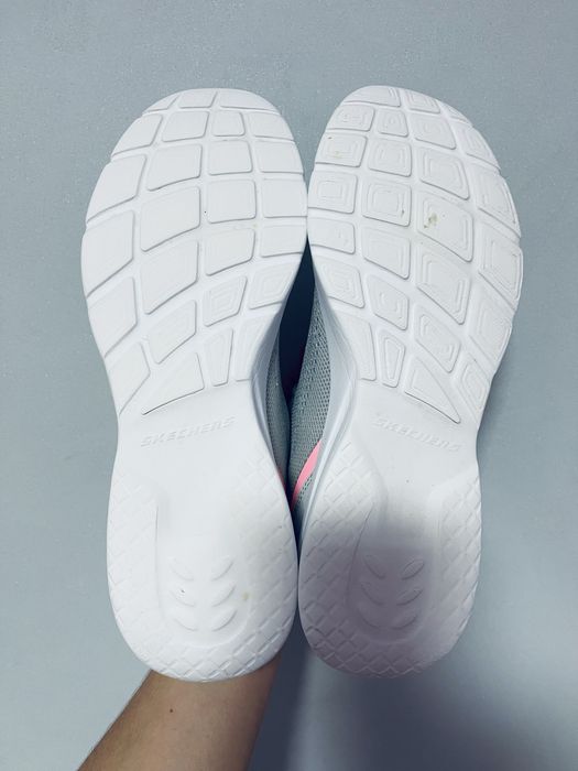 Кросівки жіночі  skechers 39р