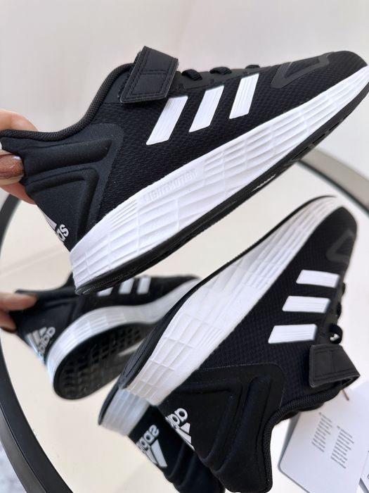 Легчайшие кроссовки на липучках сеточка  Adidas