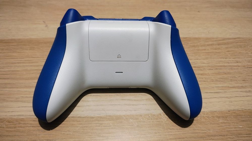 Pad Xbox seria x  analogi hala jak nowy oryginalny !