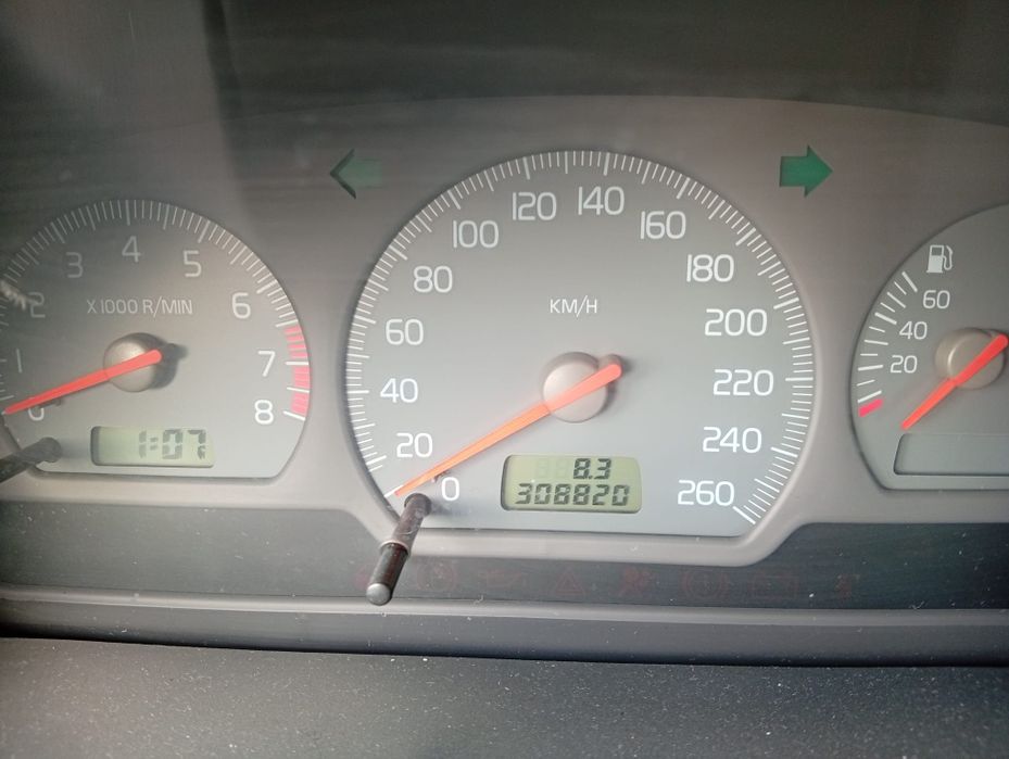 Volvo v40 1.6 a gasolina ano 2000