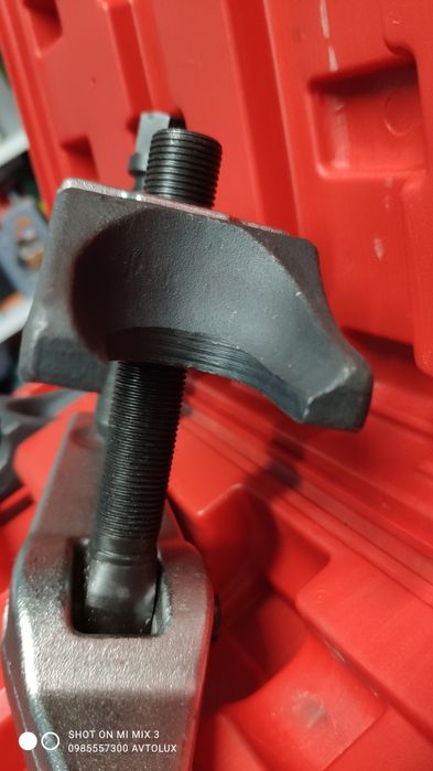 Знімач кульових опор універсальний